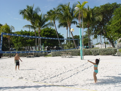 beach-volley-ball-holiday-isla-islamorada.jpg