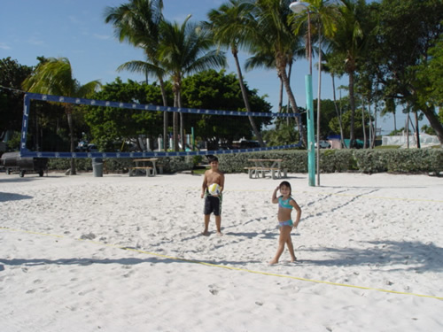 beach-volly-ball-holiday-isle-islamorada.jpg