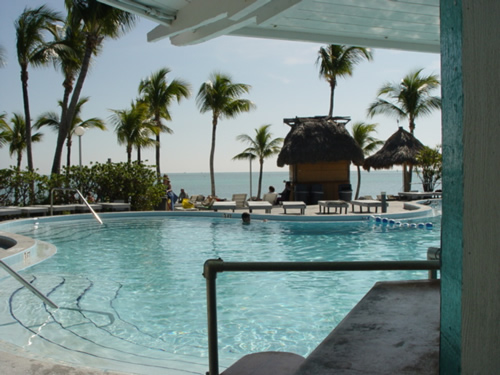 pool-holiday-isle-islamorada.jpg